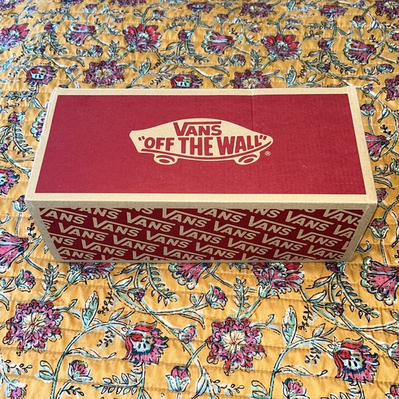 Crazy Check Cherry Toma Classic Slip On Vans Unisex Womens 6.5 Mens 5 - Picture 7 of 8